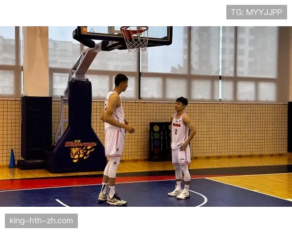 周琦居然把衣柜换成健身房？这日常也太炫了吧！